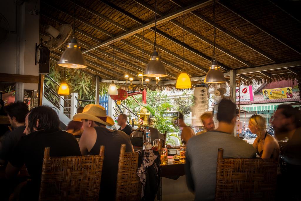 The Living Quarters Hostel 543 暹粒 外观 照片